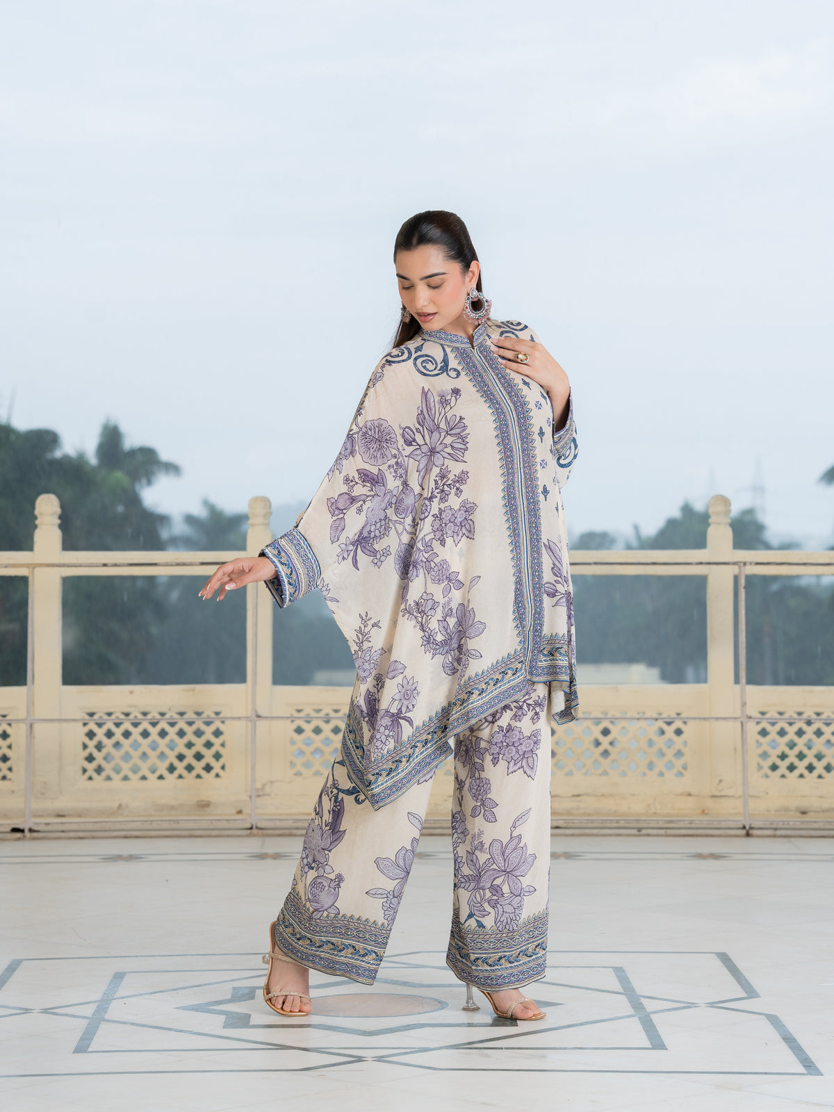 Gulnaar Off-White Kaftan Set